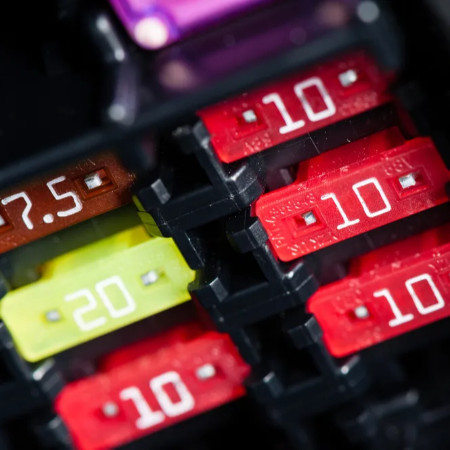 انواع فیوز خودرو و نحوه تعویض آنها